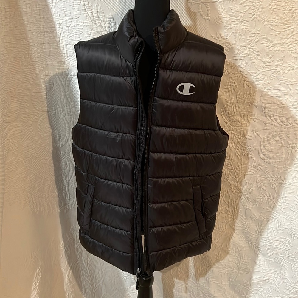 Champion puffer vest, size medium,‎ NWOT